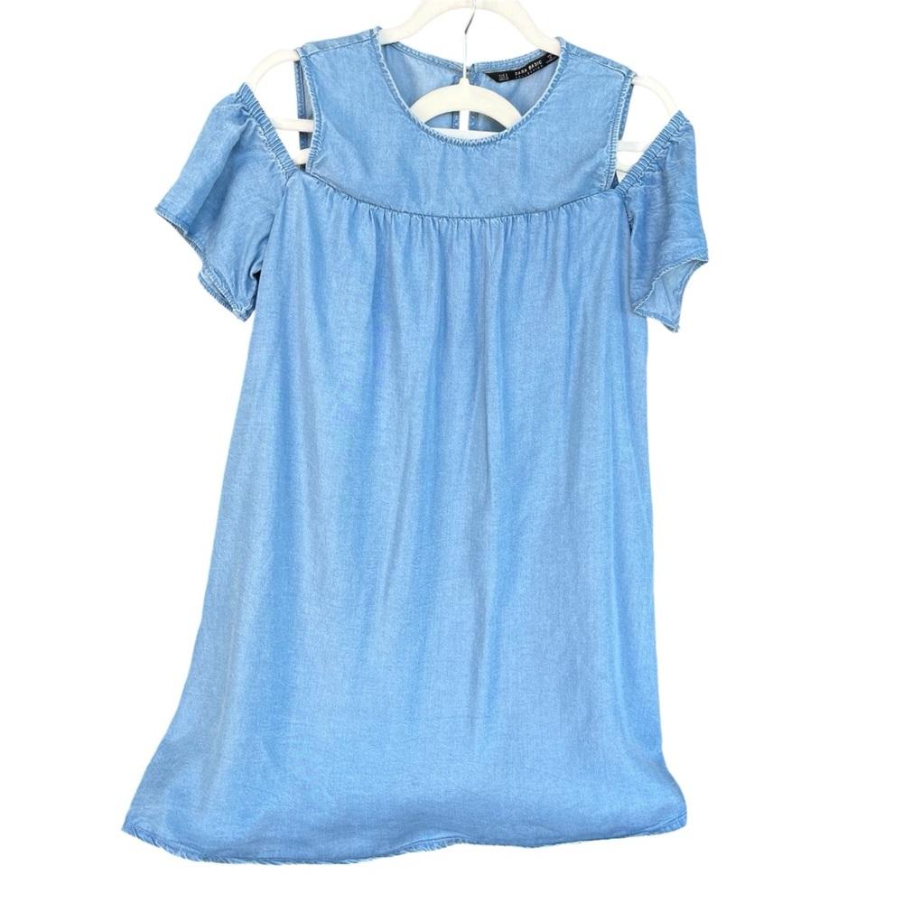 Zara Light Blue Chambray Woman’s 
SZ S Casual Romper Cold shoulder Lined Pockets